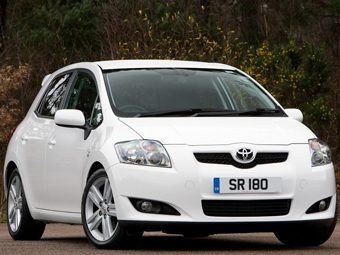 Toyota Auris SR180.  Toyota 