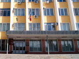                   25- 