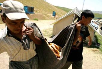 Узбекские беженцы. Фото Reuters
