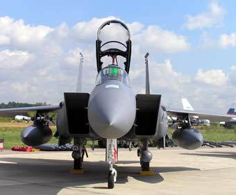 F-15.   , .
