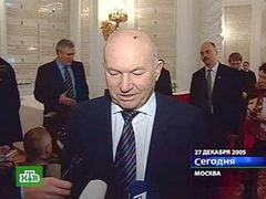 Мэр Москвы Юрий Лужков. Кадр телеканала НТВ Мэр Москвы Юрий Лужков. Кадр телеканала НТВ