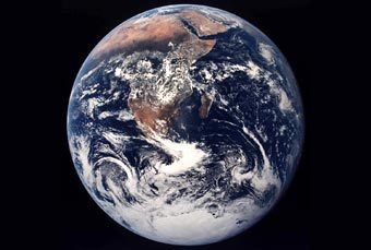 Планета Земля. Фото с сайта solarviews.com