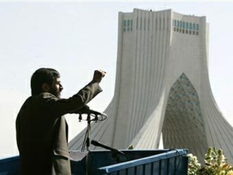 Президент Ирана Махмуд Ахмадинеджад на митинге в Тегеране. Фото AFP
