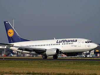   Lufthansa.    airliners.net 