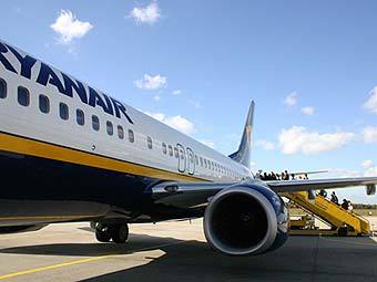   Ryanair.    jetphotos.com