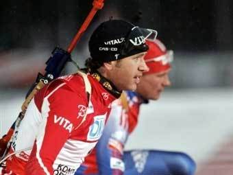 Оле-Эйнар Бьорндален (на переднем плане) и Иван Черезов. Фото AFP