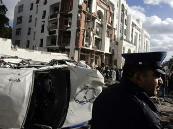 На месте одного из взрывов в Алжире. Фото AFP