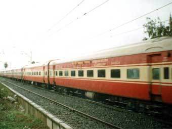 Поезд Rajdhani Express. Фото с сайта: www.indianrailways.8m.net