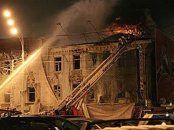 Тушение пожара на Смоленской площади. Фото Николая Данилова