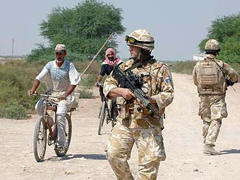Патруль британских военных в Ираке. Фото с сайта mod.uk 
