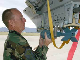   BDU-33  .    944fw.afrc.af.mil