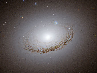  NGC 7049,   "".  ESA/NASA/Hubble