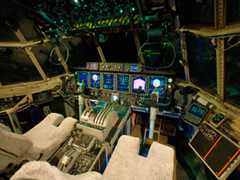   C-130.  Boeing.