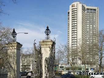 Hilton Park Lane.     