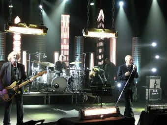  R.E.M.    