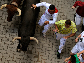  Reuters