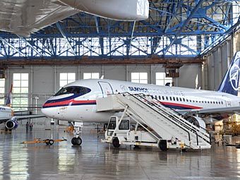  Sukhoi Superjet 100. :   /  